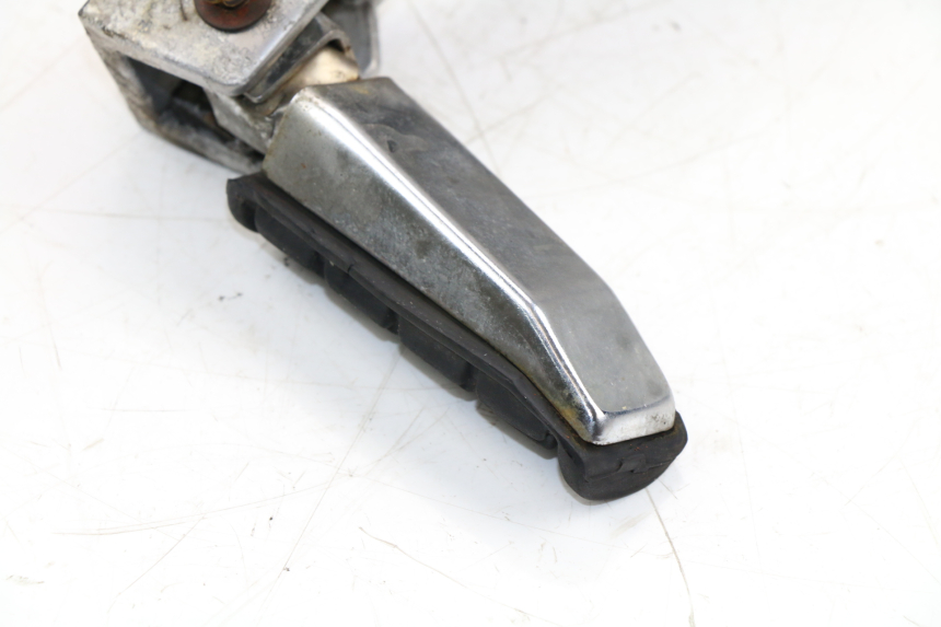 photo de PLATINE CALE PIED ARRIERE GAUCHE YAMAHA FZX FAZER 750 (1987 - 1998) - Détail de la pièce