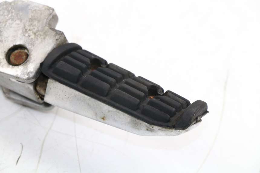 photo de PLATINE CALE PIED ARRIERE GAUCHE YAMAHA FZX FAZER 750 (1987 - 1998) - Vue d’ensemble