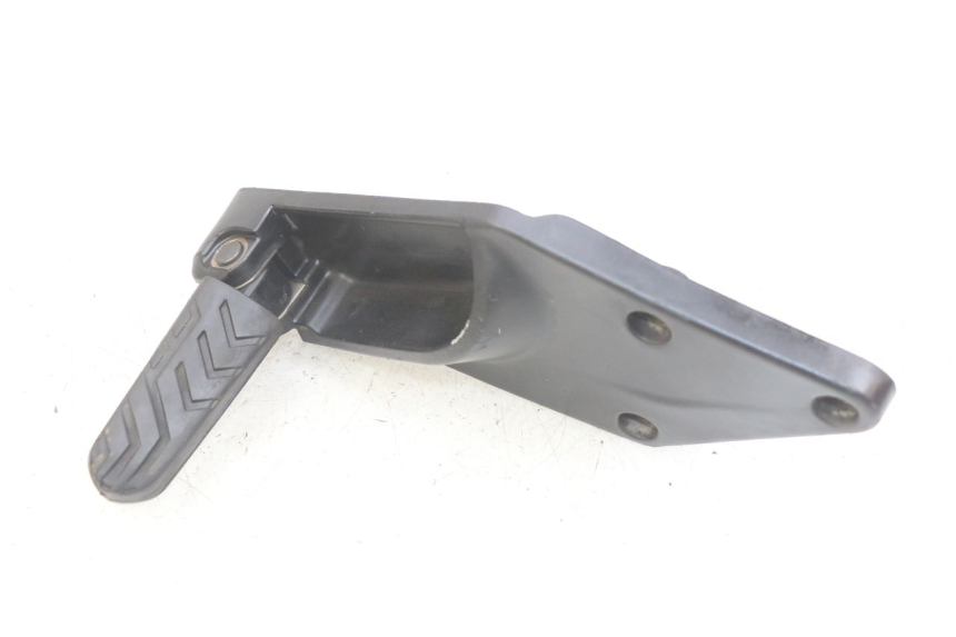 photo de PLATINE CALE PIED ARRIERE GAUCHE GILERA GP 800 (2007 - 2013) - Vue principale