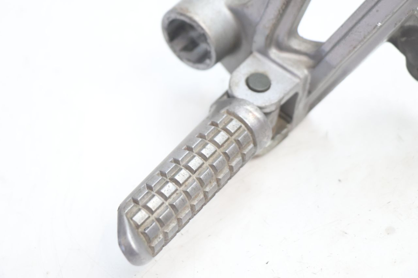 photo de PLATINE CALE PIED ARRIERE GAUCHE KAWASAKI GPX F ZX750F 750 (1986 - 1990) - Détail de la pièce