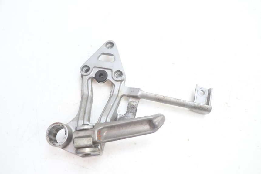 photo de PLATINE CALE PIED ARRIERE GAUCHE KAWASAKI GPX F ZX750F 750 (1986 - 1990) - Autre angle de vue