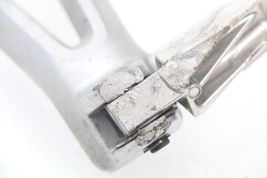 photo de PLATINE CALE PIED ARRIERE GAUCHE SUZUKI GSX-R GSXR 600 (2008 - 2010) - Vue d’ensemble