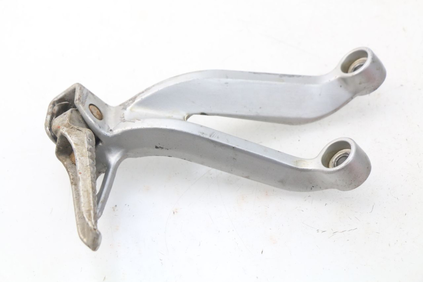 photo de PLATINE CALE PIED ARRIERE GAUCHE SUZUKI GSX-R GSXR 600 (2001 - 2003) - Points de fixation
