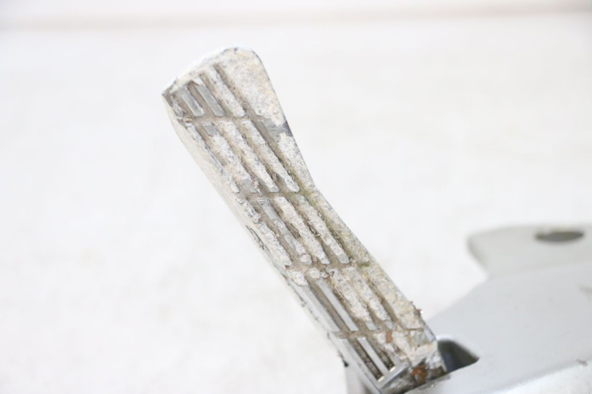 photo de PLATINE CALE PIED ARRIERE GAUCHE JM MOTORS GTS 125 (2015 - 2019) - Zoom état d’usage