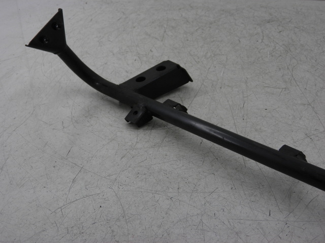 photo de PLATINE CALE PIED ARRIERE GAUCHE HONDA FES PANTHEON 125 (2003 - 2007) - Détail de la pièce