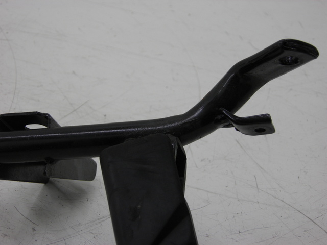photo de PLATINE CALE PIED ARRIERE GAUCHE HONDA FES S-WING SWING ABS 125 (2007 - 2015) - Détails caractéristiques