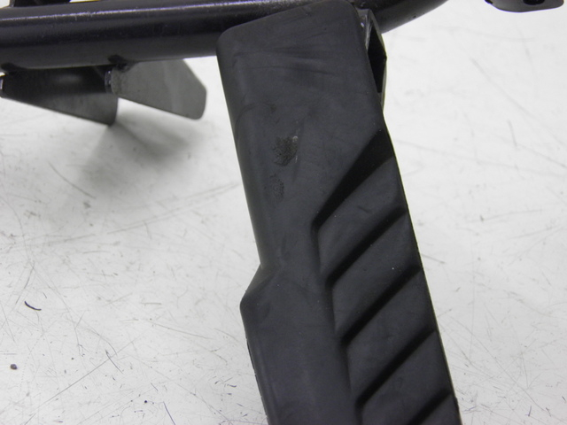 photo de PLATINE CALE PIED ARRIERE GAUCHE HONDA FES S-WING SWING ABS 125 (2007 - 2015) - Vue d’ensemble