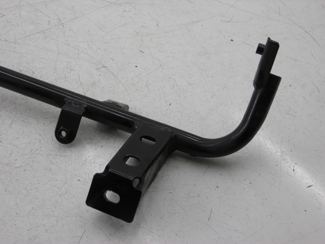 photo de PLATINE CALE PIED ARRIERE GAUCHE HONDA FES S-WING SWING ABS 125 (2007 - 2015) - Points de fixation
