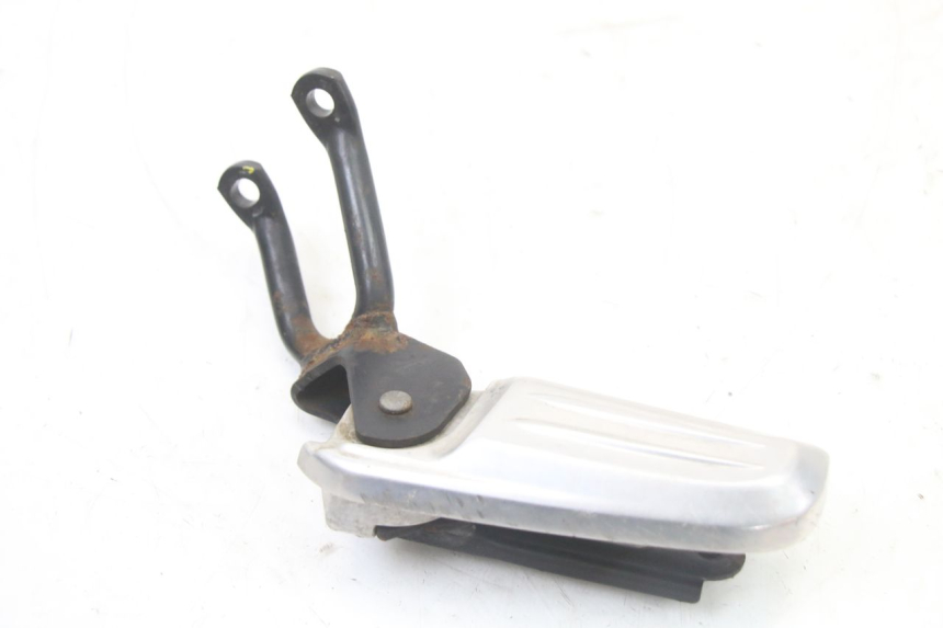 photo de PLATINE CALE PIED ARRIERE GAUCHE HONDA PCX (JF57/JF64) 125 (2014 - 2018) - Gros plan technique