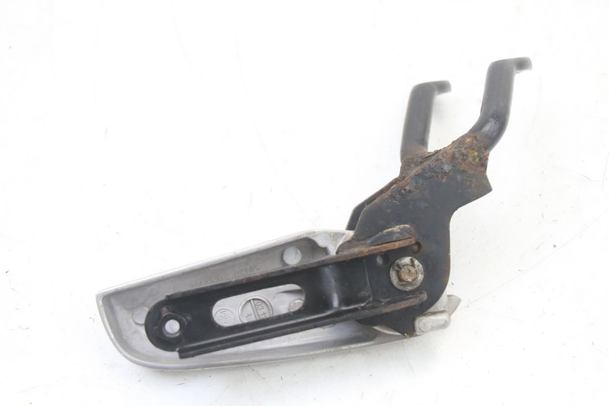 photo de PLATINE CALE PIED ARRIERE GAUCHE HONDA PCX (JF57/JF64) 125 (2014 - 2018) - Points de fixation