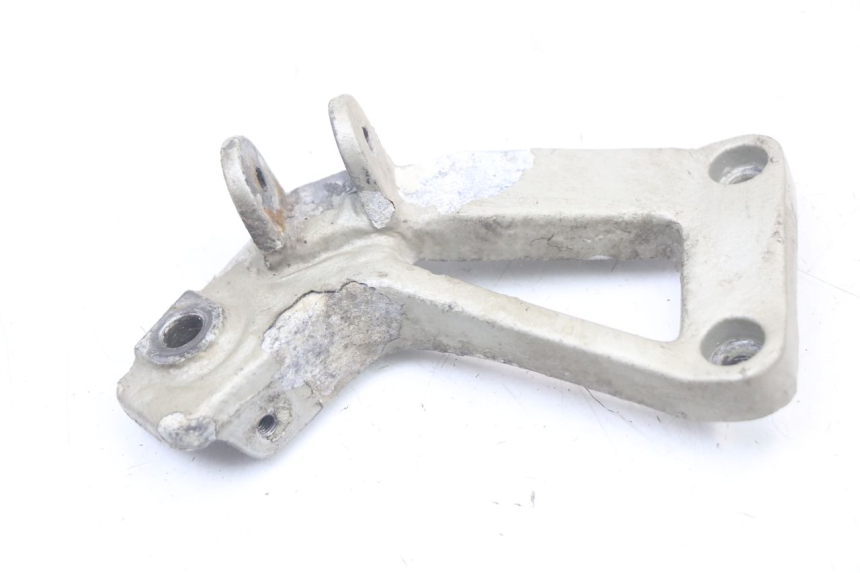 photo de PLATINE CALE PIED ARRIERE GAUCHE KAWASAKI GTR 1000 (1994 - 2004) - Zoom état d’usage