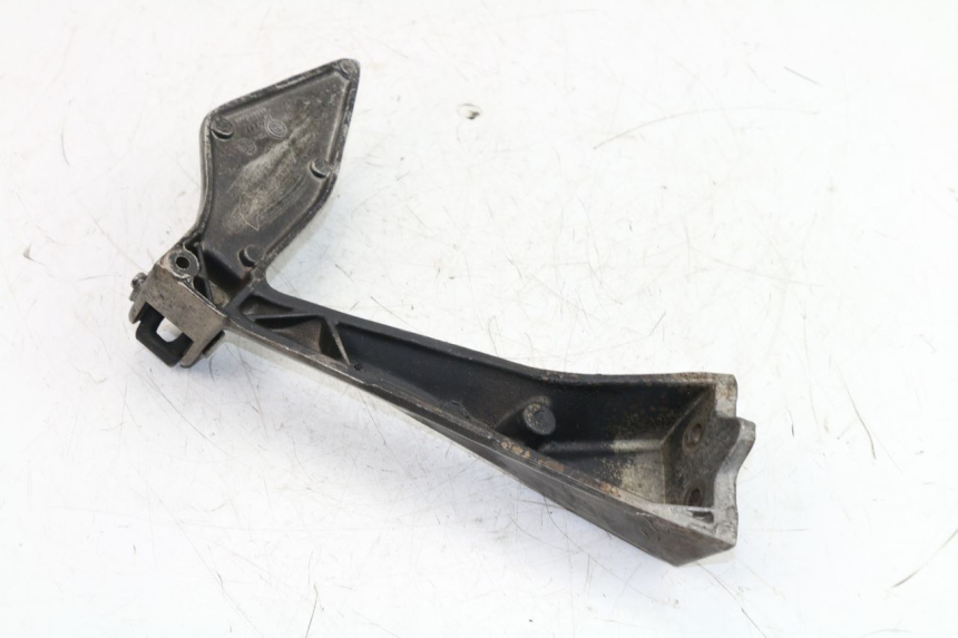 photo de PLATINE CALE PIED ARRIERE GAUCHE KTM DUKE 390 (2013 - 2017) - Vue d’ensemble