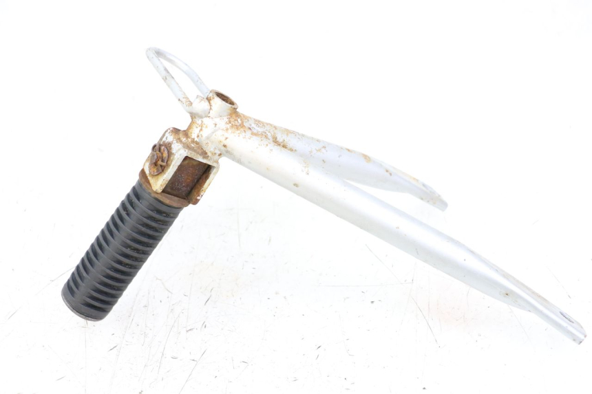 photo de PLATINE CALE PIED ARRIERE GAUCHE KYMCO STRYKER OFF ROAD 125 (1999 - 2005) - Gros plan technique