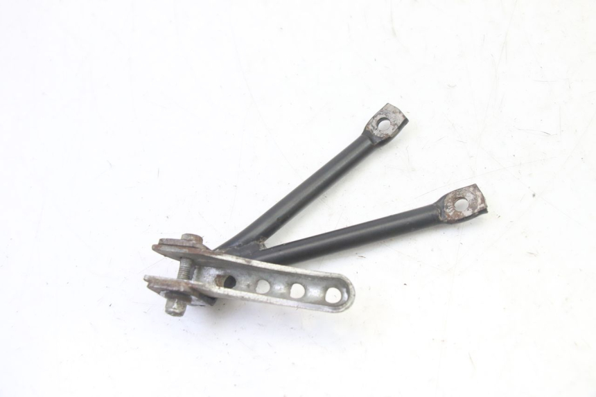 photo de PLATINE CALE PIED ARRIERE GAUCHE RIEJU MRT 50 (2018 - 2021) - Gros plan technique