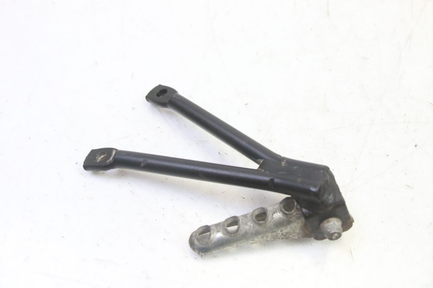 photo de PLATINE CALE PIED ARRIERE GAUCHE RIEJU MRT 50 (2018 - 2021) - Points de fixation