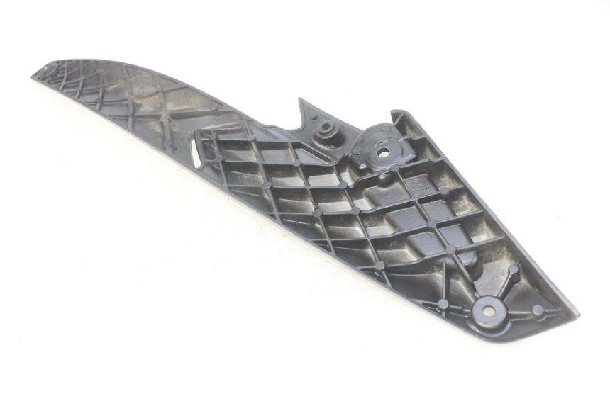 photo de PLATINE CALE PIED ARRIERE GAUCHE GILERA NEXUS 125 (2009 - 2013) - Autre angle de vue