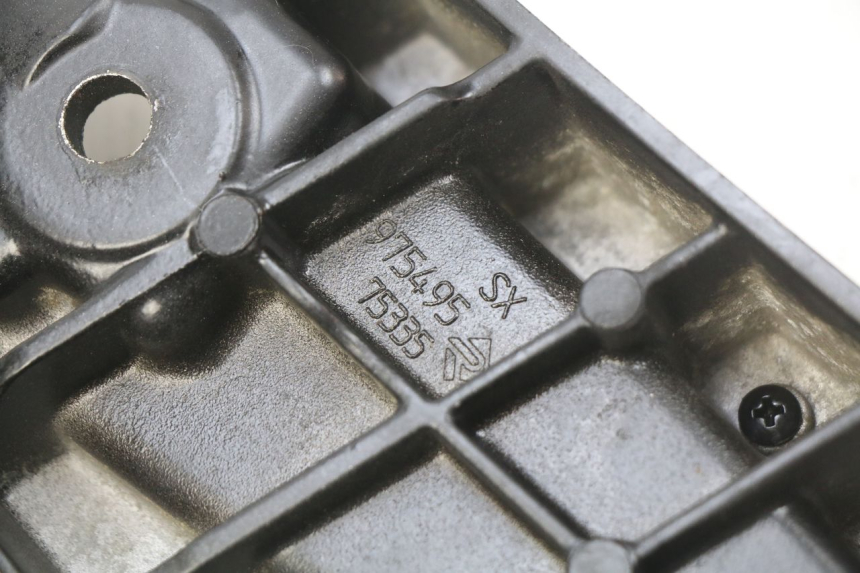 photo de PLATINE CALE PIED ARRIERE GAUCHE GILERA NEXUS 125 (2009 - 2013) - Vue d’ensemble