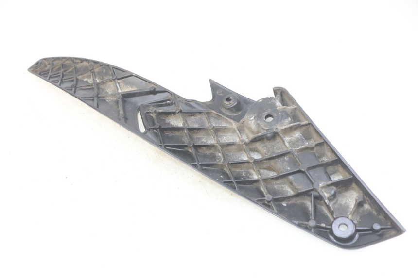 photo de PLATINE CALE PIED ARRIERE GAUCHE GILERA NEXUS 125 (2007 - 2009) - Gros plan technique