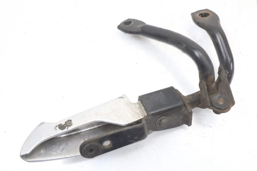 photo de PLATINE CALE PIED ARRIERE GAUCHE HONDA NHX LEAD 110 (2008 - 2010) - Gros plan technique