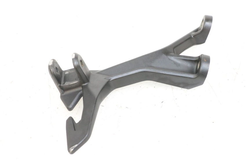 photo de PLATINE CALE PIED ARRIERE GAUCHE KAWASAKI NINJA 400 (2018 - 2023) - Gros plan technique