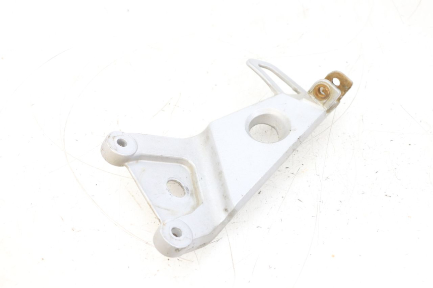 photo de PLATINE CALE PIED ARRIERE GAUCHE HONDA NSR R 125 (1994 - 2003) - Autre angle de vue