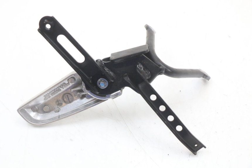 photo de PLATINE CALE PIED ARRIERE GAUCHE HONDA PCX (JF28) 125 (2009 - 2011) - Autre angle de vue