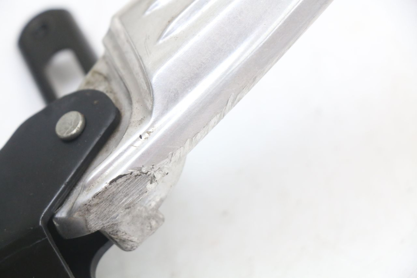 photo de PLATINE CALE PIED ARRIERE GAUCHE HONDA PCX (JF28) 125 (2009 - 2011) - Vue d’ensemble