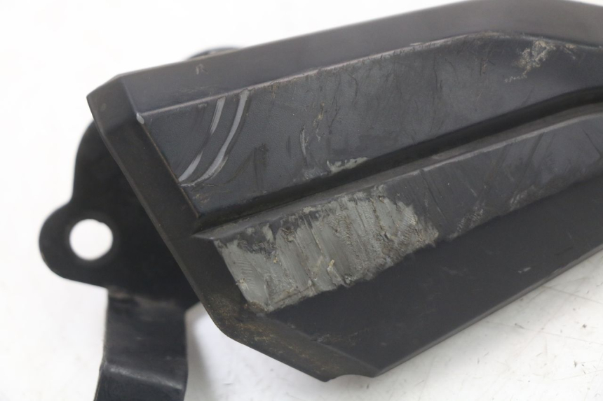 photo de PLATINE CALE PIED ARRIERE GAUCHE PEUGEOT BELVILLE 125 (2017 - 2021) - Détail de la pièce