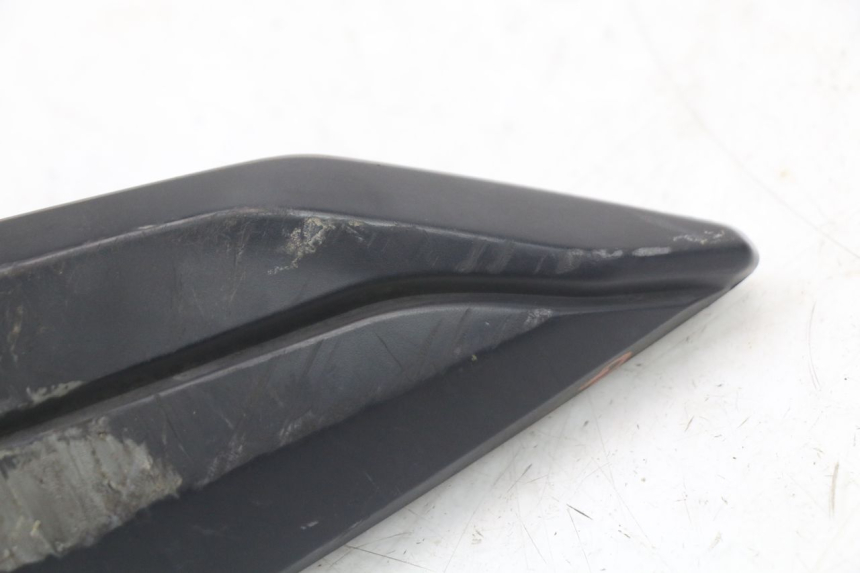 photo de PLATINE CALE PIED ARRIERE GAUCHE PEUGEOT BELVILLE 125 (2017 - 2021) - Zoom état d’usage