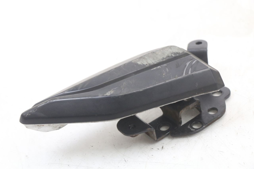 photo de PLATINE CALE PIED ARRIERE GAUCHE PEUGEOT BELVILLE 125 (2017 - 2021) - Gros plan technique