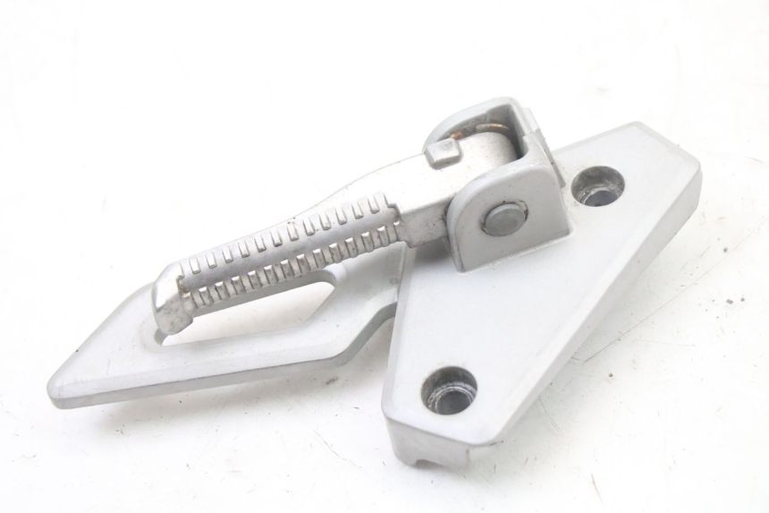 photo de PLATINE CALE PIED ARRIERE GAUCHE PEUGEOT SPEEDFIGHT 3 LC 2T 50 (2009 - 2015) - Gros plan technique