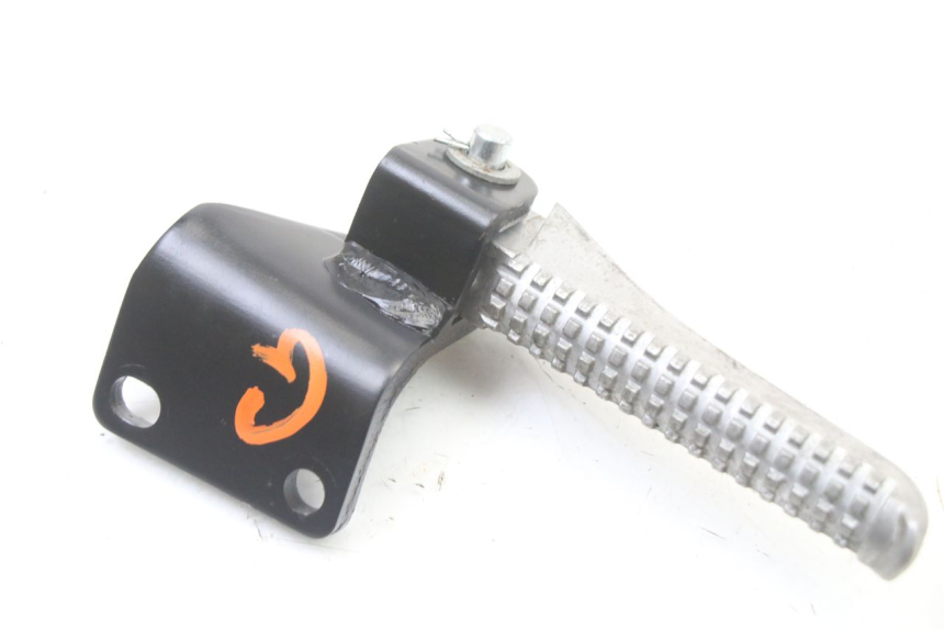 photo de PLATINE CALE PIED ARRIERE GAUCHE PIAGGIO NRG POWER PUREJET 50 (2018 - 2021) - Zoom état d’usage