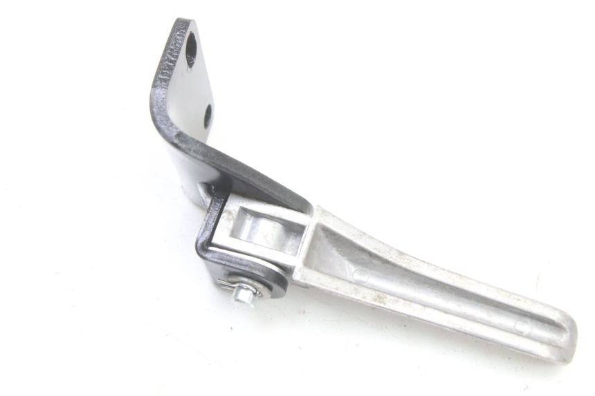 photo de PLATINE CALE PIED ARRIERE GAUCHE PIAGGIO NRG POWER PUREJET 50 (2018 - 2021) - Autre angle de vue