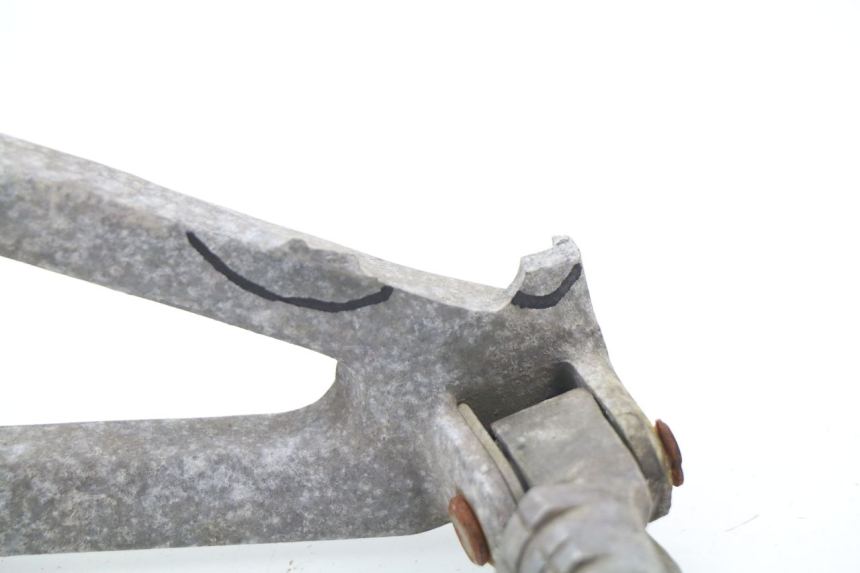 photo de PLATINE CALE PIED ARRIERE GAUCHE APRILIA RS AF-1 125 (1990 - 1993) - Points de fixation