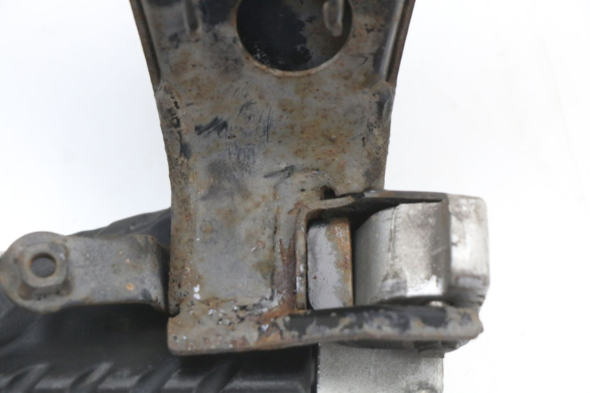 photo de PLATINE CALE PIED ARRIERE GAUCHE HONDA SH ABS 125 (2012 - 2017) - Points de fixation