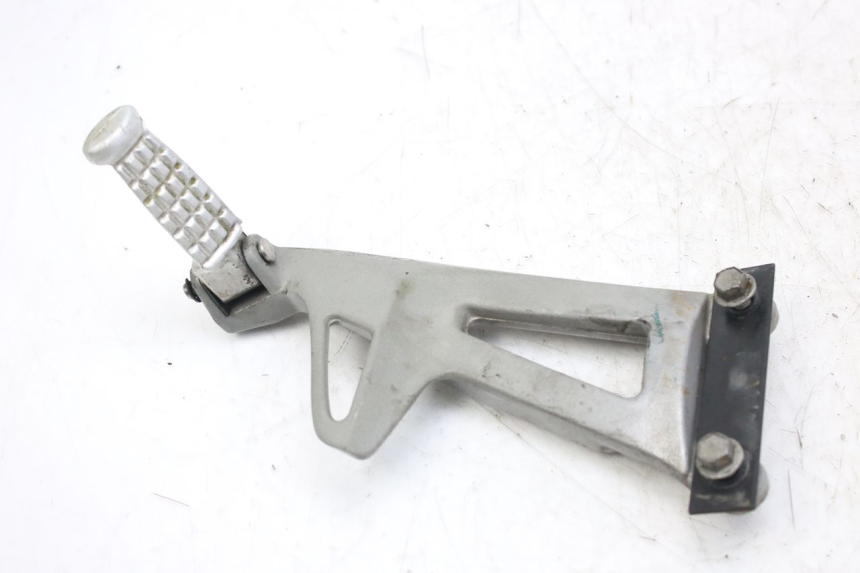 photo de PLATINE CALE PIED ARRIERE GAUCHE TRIUMPH SPRINT ST 955 (1999 - 2001) - Zoom état d’usage