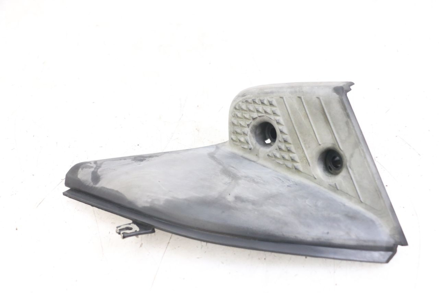 photo de PLATINE CALE PIED ARRIERE GAUCHE MBK STUNT NAKED 50 (2004 - 2018) - Gros plan technique