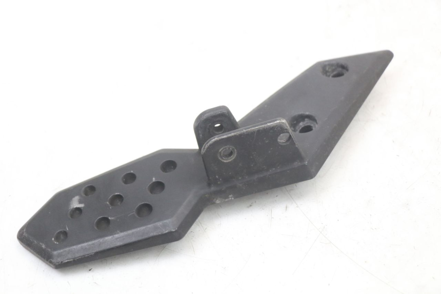 photo de PLATINE CALE PIED ARRIERE GAUCHE KYMCO SUPER 8 125 (2008 - 2015) - Gros plan technique