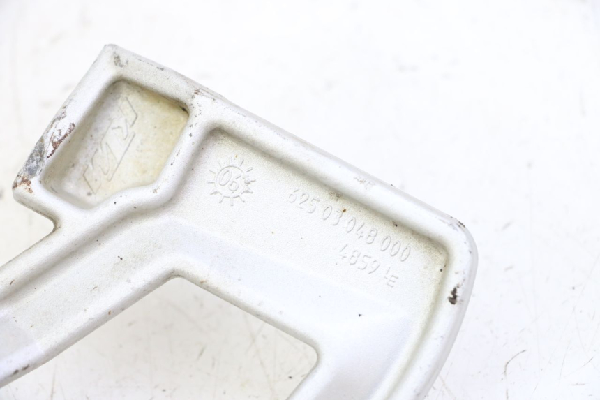 photo de PLATINE CALE PIED ARRIERE GAUCHE KTM SUPERENDURO R 950 (2005 - 2009) - Zoom état d’usage