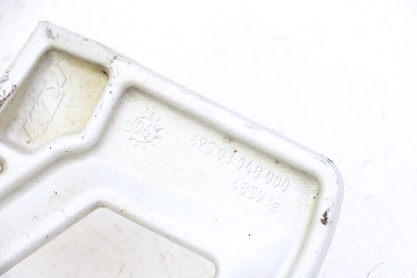 photo de PLATINE CALE PIED ARRIERE GAUCHE KTM SUPERENDURO R 950 (2005 - 2009) - Autre angle de vue