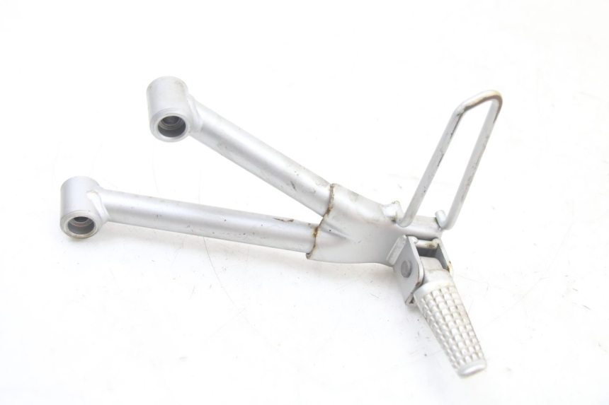 photo de PLATINE CALE PIED ARRIERE GAUCHE SUZUKI GSF S BANDIT 600 (2000 - 2004) - Vue principale