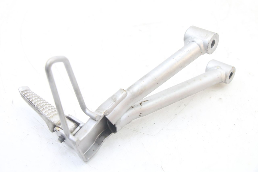 photo de PLATINE CALE PIED ARRIERE GAUCHE SUZUKI GSF S BANDIT 600 (2000 - 2004) - Autre angle de vue