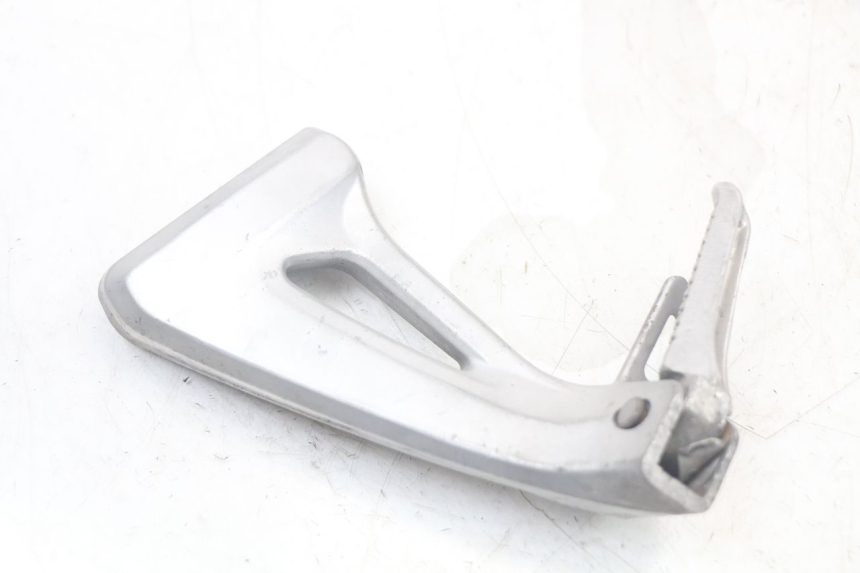 photo de PLATINE CALE PIED ARRIERE GAUCHE SUZUKI SV N 650 (1999 - 2002) - Vue d’ensemble