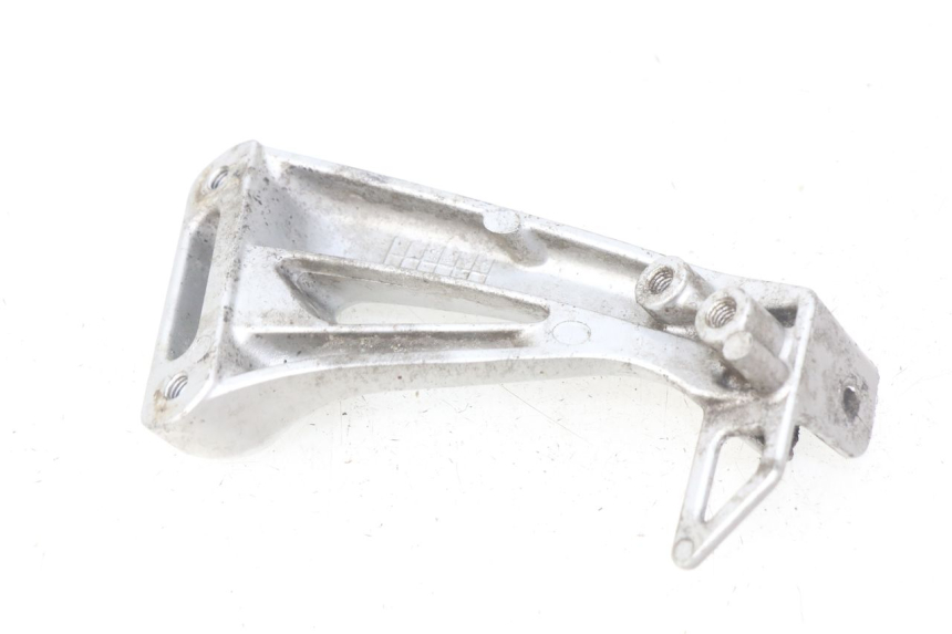 photo de PLATINE CALE PIED ARRIERE GAUCHE SUZUKI SV S 650 (1999 - 2002) - Vue d’ensemble