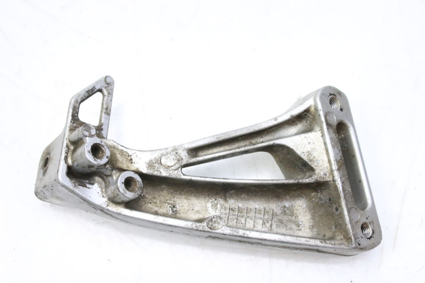 photo de PLATINE CALE PIED ARRIERE GAUCHE SUZUKI SV S 650 (1999 - 2002) - Autre angle de vue