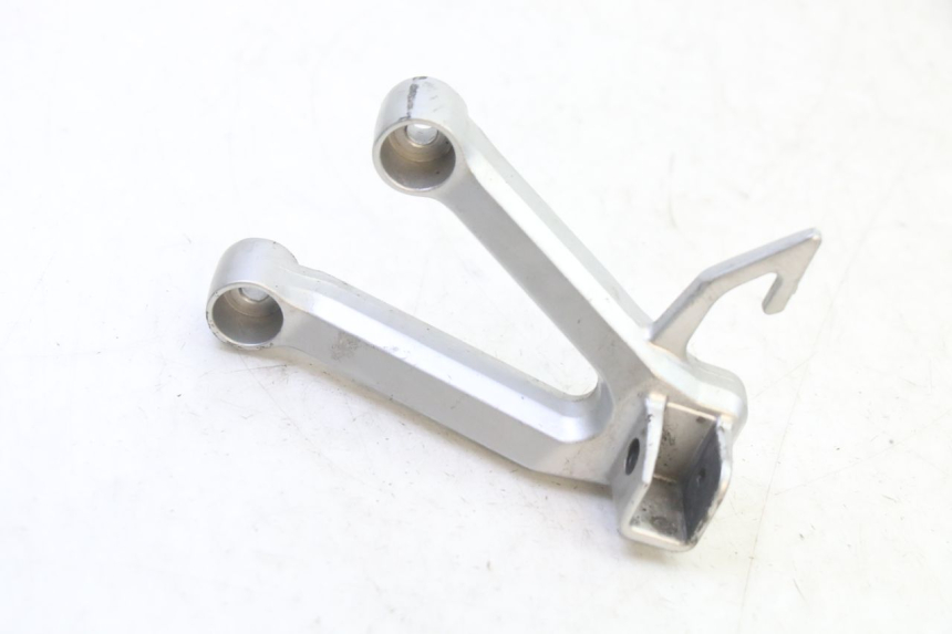 photo de PLATINE CALE PIED ARRIERE GAUCHE SUZUKI SV S 650 (2003 - 2009) - Détail de la pièce