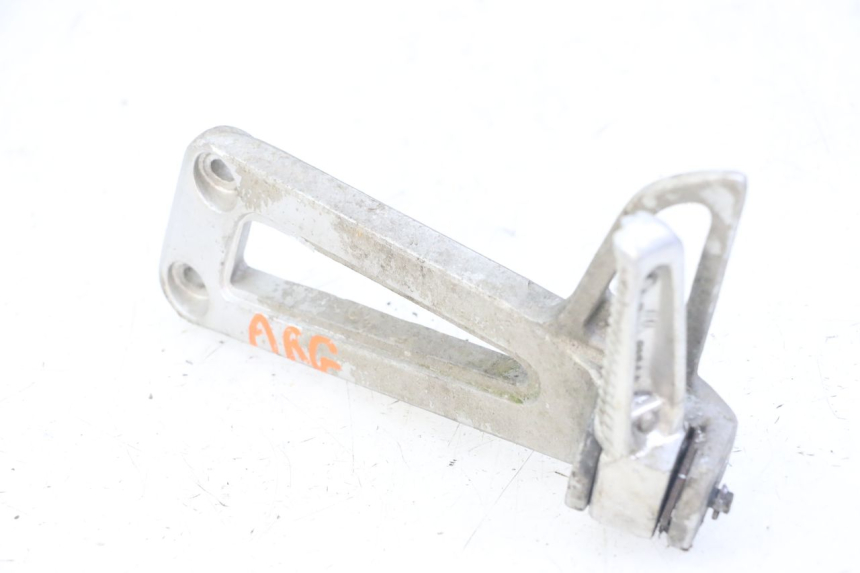 photo de PLATINE CALE PIED ARRIERE GAUCHE YAMAHA TDR DELTABOX 125 (1997 - 2003) - Détail de la pièce