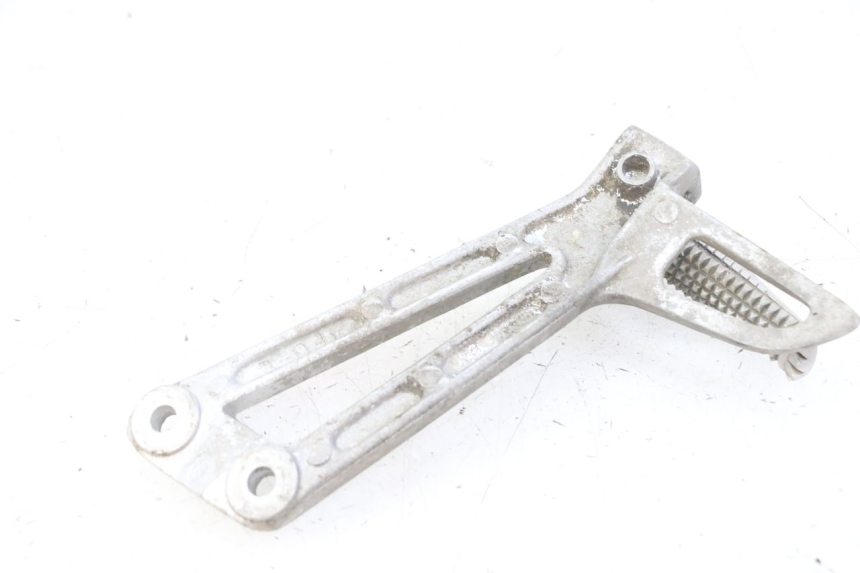 photo de PLATINE CALE PIED ARRIERE GAUCHE YAMAHA TDR DELTABOX 125 (1997 - 2003) - Zoom état d’usage