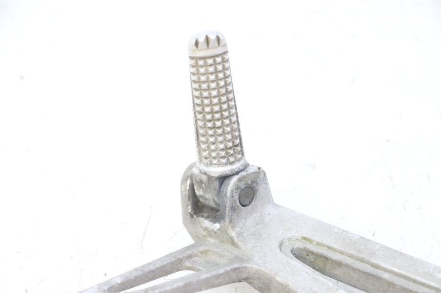 photo de PLATINE CALE PIED ARRIERE GAUCHE YAMAHA TDR DELTABOX 125 (1997 - 2003) - Points de fixation