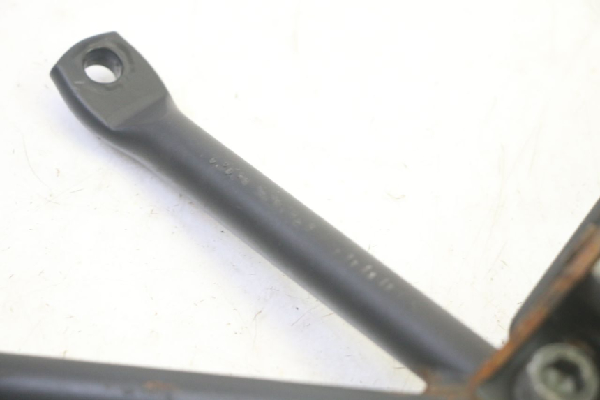 photo de PLATINE CALE PIED ARRIERE GAUCHE KSR TR SM 50 (2015 - 2018) - Gros plan technique